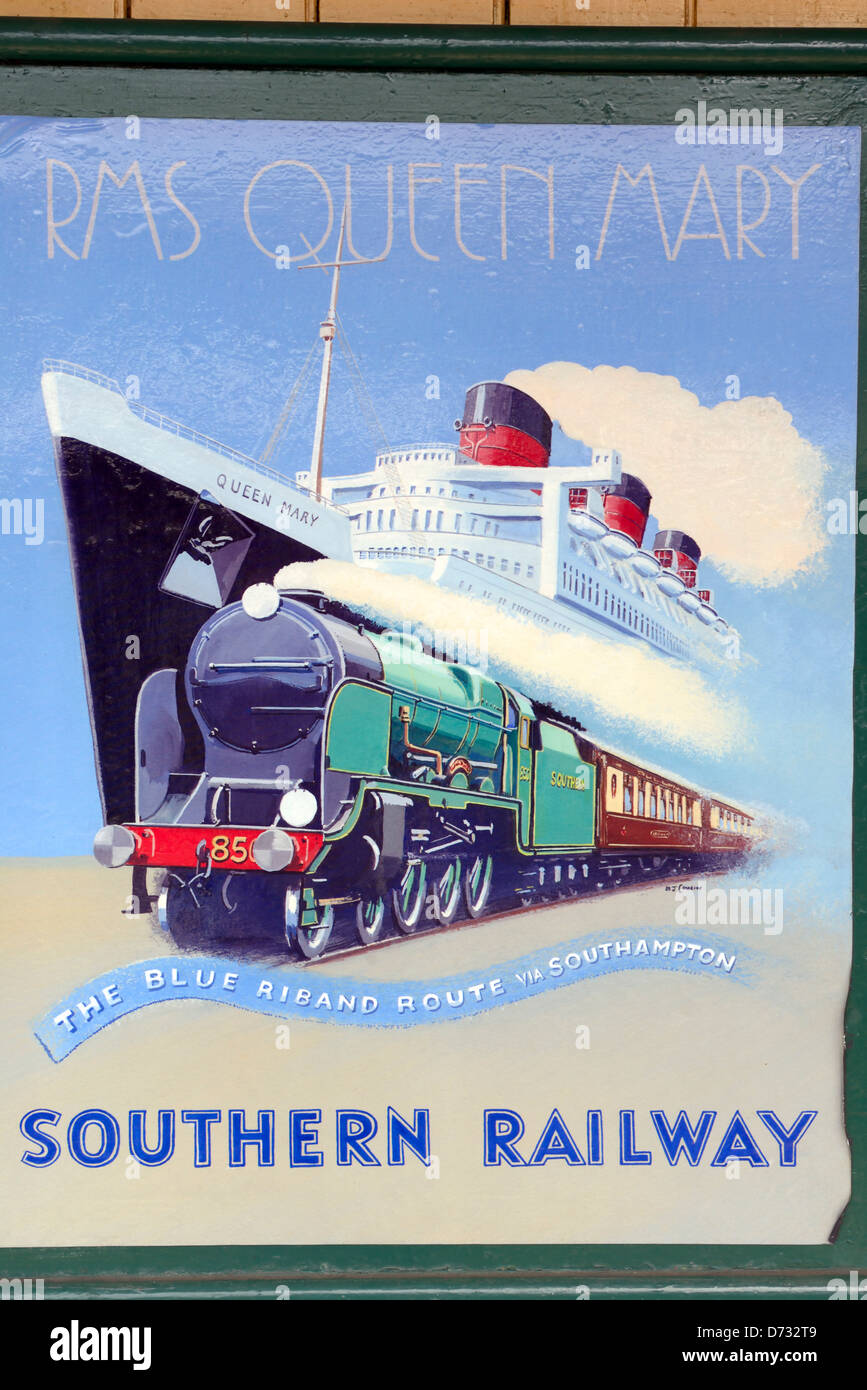 Ein Vintage Plakatwerbung Südbahn Anbindung an das Passagierschiff RMS Queen Mary Stockfoto