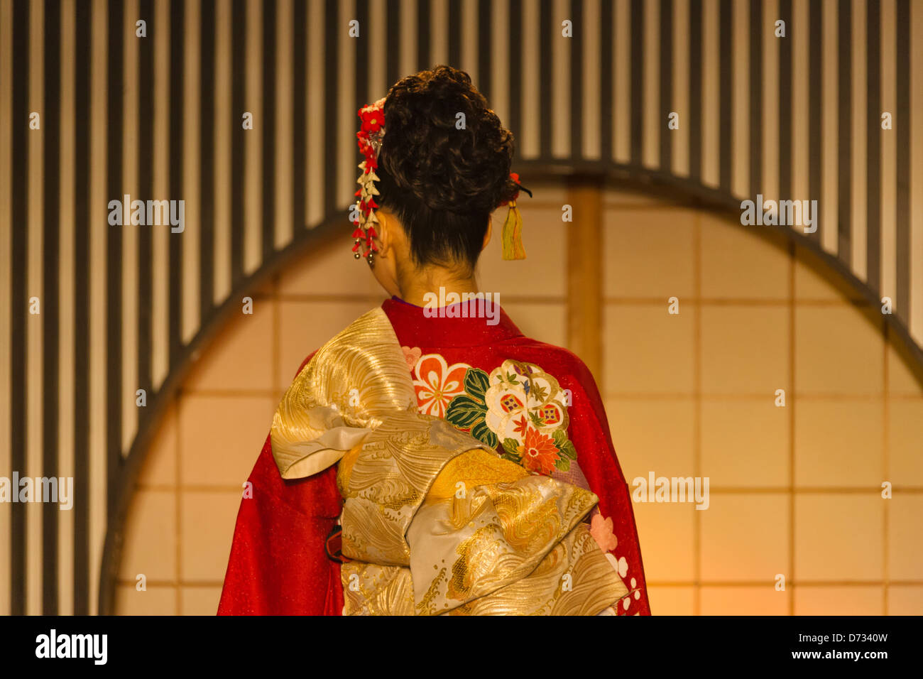 Frau in traditionelle japanische Kleidung, Kimono, Kyoto, Japan Stockfoto