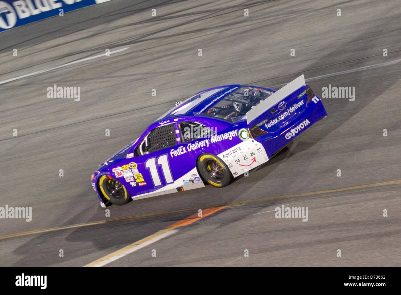 27. April 2013 - Richmond, VA, USA - RICHMOND, VA - 27. April 2013: Die NASCAR Sprint Cup Series Teams bereiten um den Titel für das TOYOTA-Besitzer-400-Rennen auf dem Richmond International Raceway in Richmond, VA. Stockfoto