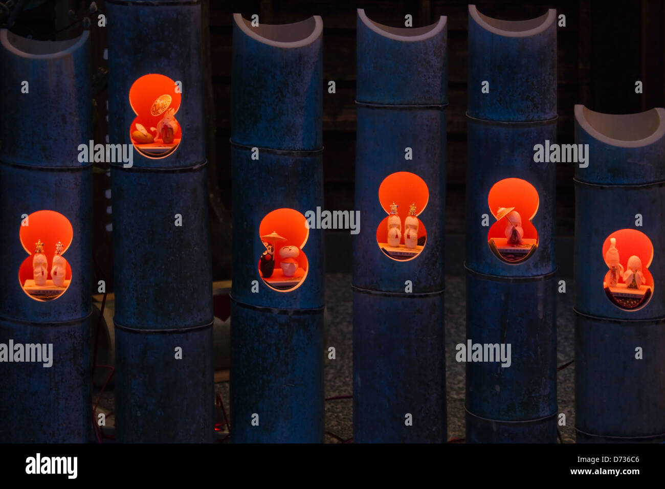 Kerzen in Bambus-Container am Laternenfest, Yamaga, Präfektur Kumamoto, Japan Stockfoto