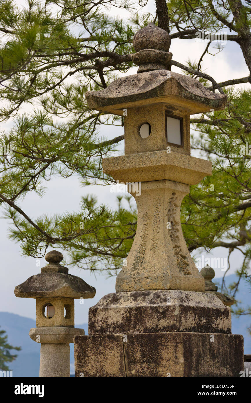 Steinlaterne, Miyajima, Japan Stockfoto