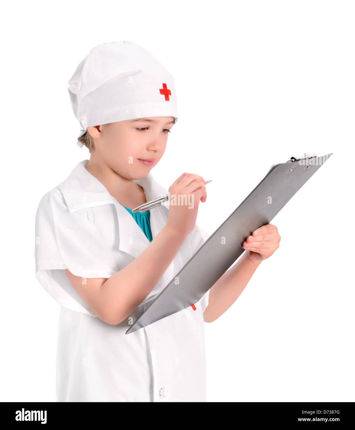 Schwere Mädchen tragen als eine Krankenschwester im weißen Uniform schreiben Rezept und Patienten Bericht Stockfoto