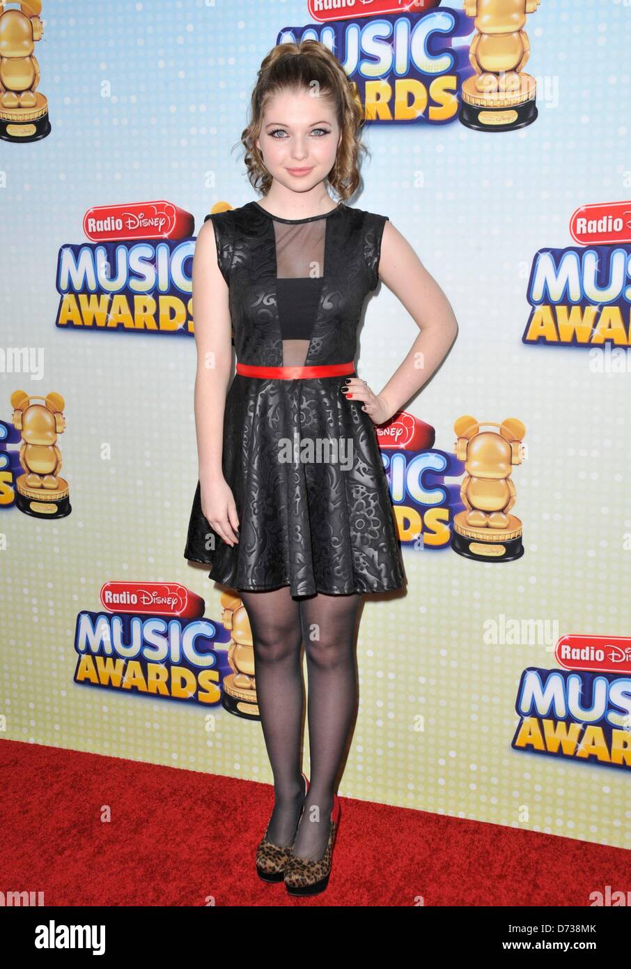 Sammi Hanratty im Ankunftsbereich für Radio Disney Music Awards, Nokia Theatre L.A. Live, Los Angeles, CA 27. April 2013. Foto von: Dee Cercone/Everett Collection Stockfoto