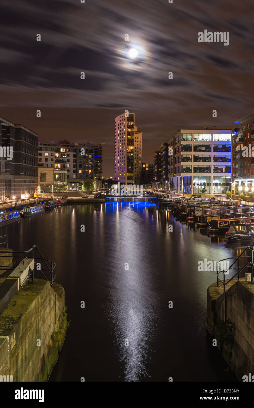 Leeds in der Nacht, Clarence Dock Stockfoto