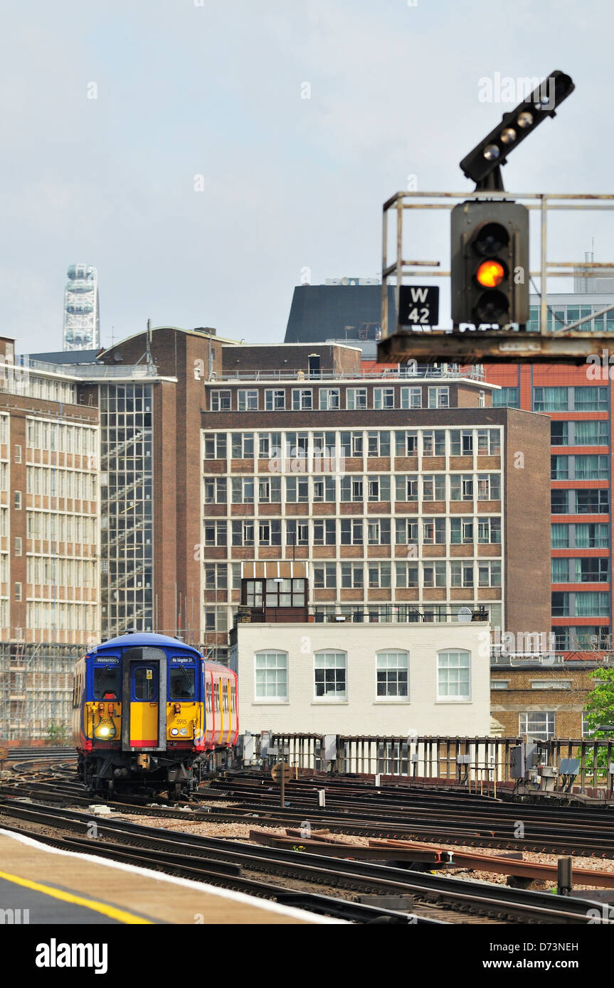 Südwesten-Züge Bahnhof sich nähernden Vauxhall Stockfoto