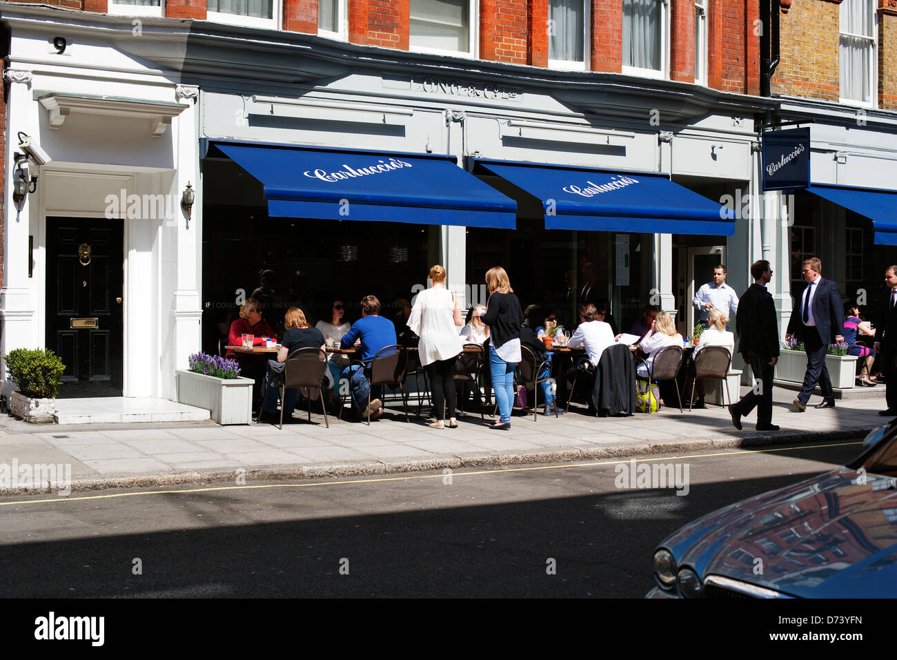 Carluccio Restaurant im Sonnenschein, Paddington Street, Marylebone, London W1, England, UK, Europa Stockfoto
