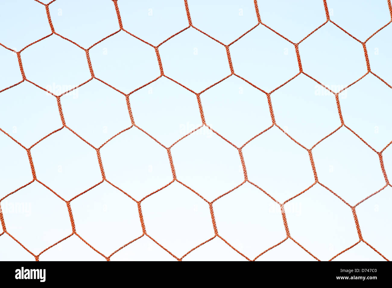 net mit Himmel rot Fußball Stockfoto