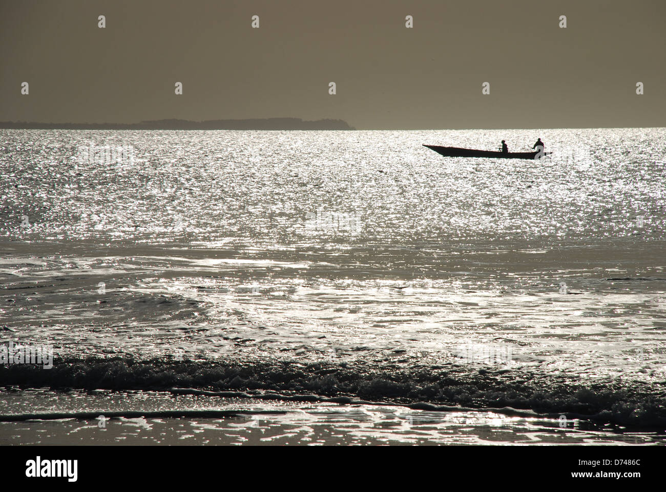Die traditionellen Pirogue bei Sonnenuntergang. Cap Skirring. Casamance. Senegal Stockfoto