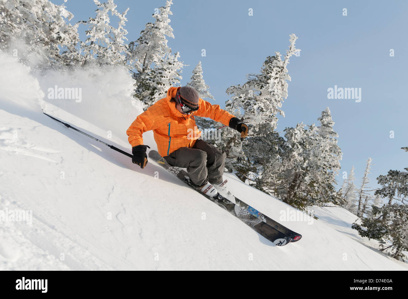 USA, Vermont, Stowe, erfahrene Skifahrer Ski Pulver Stockfoto
