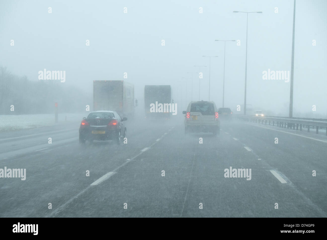 Fahren auf der Autobahn bei schlechten Wetterbedingungen, UK Stockfoto