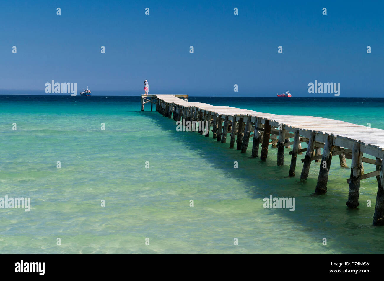 Holzsteg führt, in der Bucht von Alcudia, Mallorca, Spanien Stockfoto