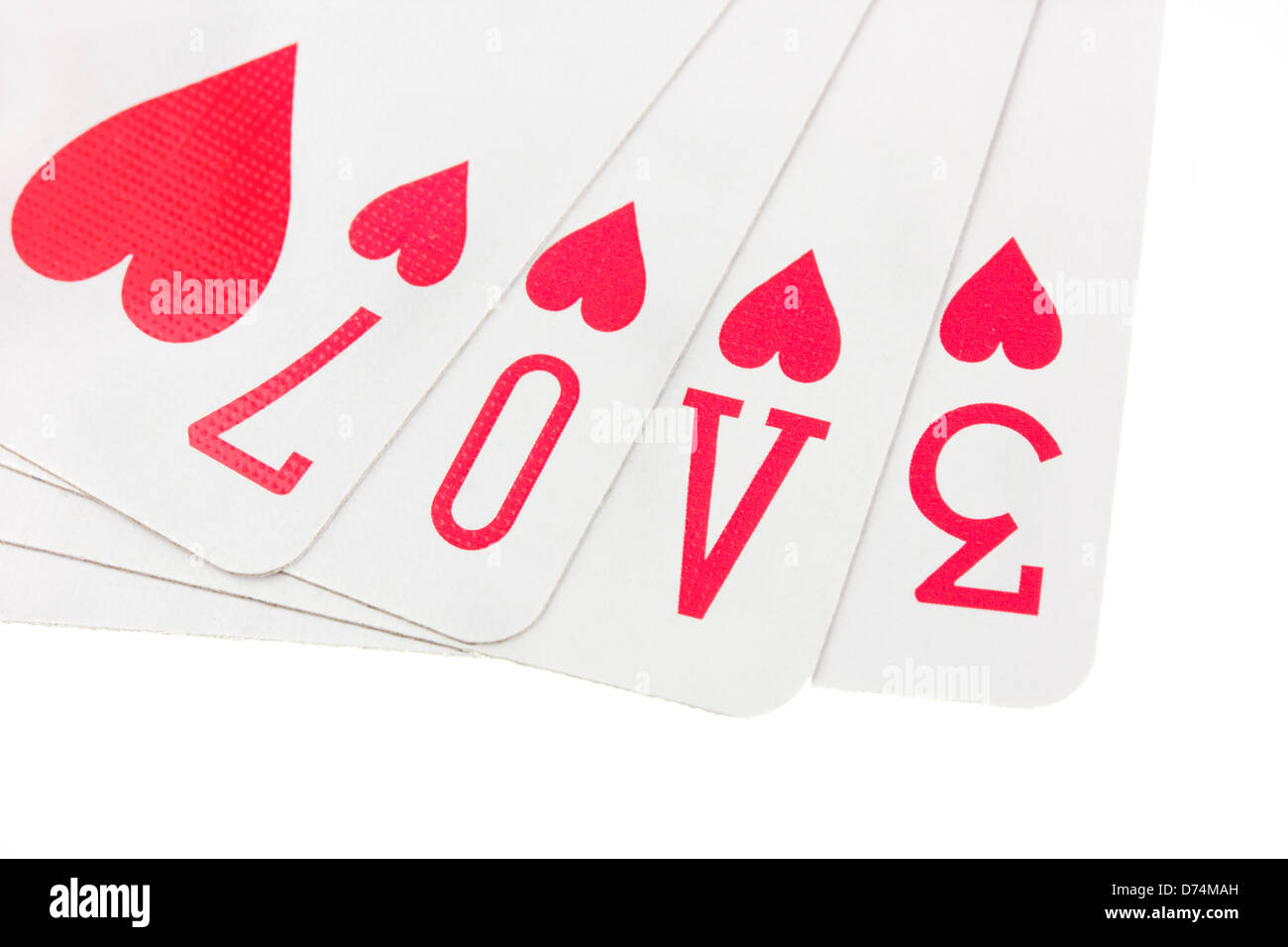 Anzug von Herzen Spielkarten Rechtschreibung das Wort Liebe auf weiß Stockfoto
