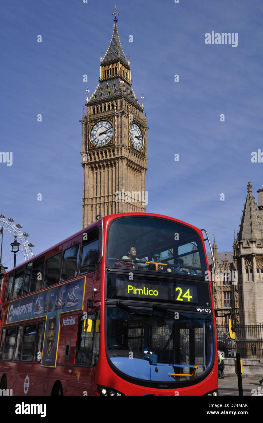 London Bus vor Big Ben Stockfoto