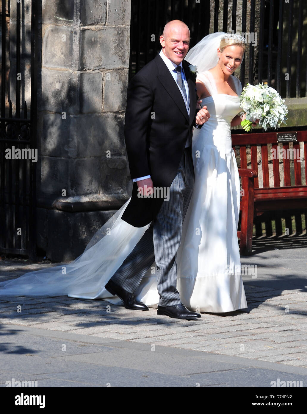 Mike Tindall und Zara Phillips die Hochzeit von Zara Phillips und Mike  Tindall im Canongate Kirk Edinburgh, Schottland - 30.07.11 Stockfotografie  - Alamy