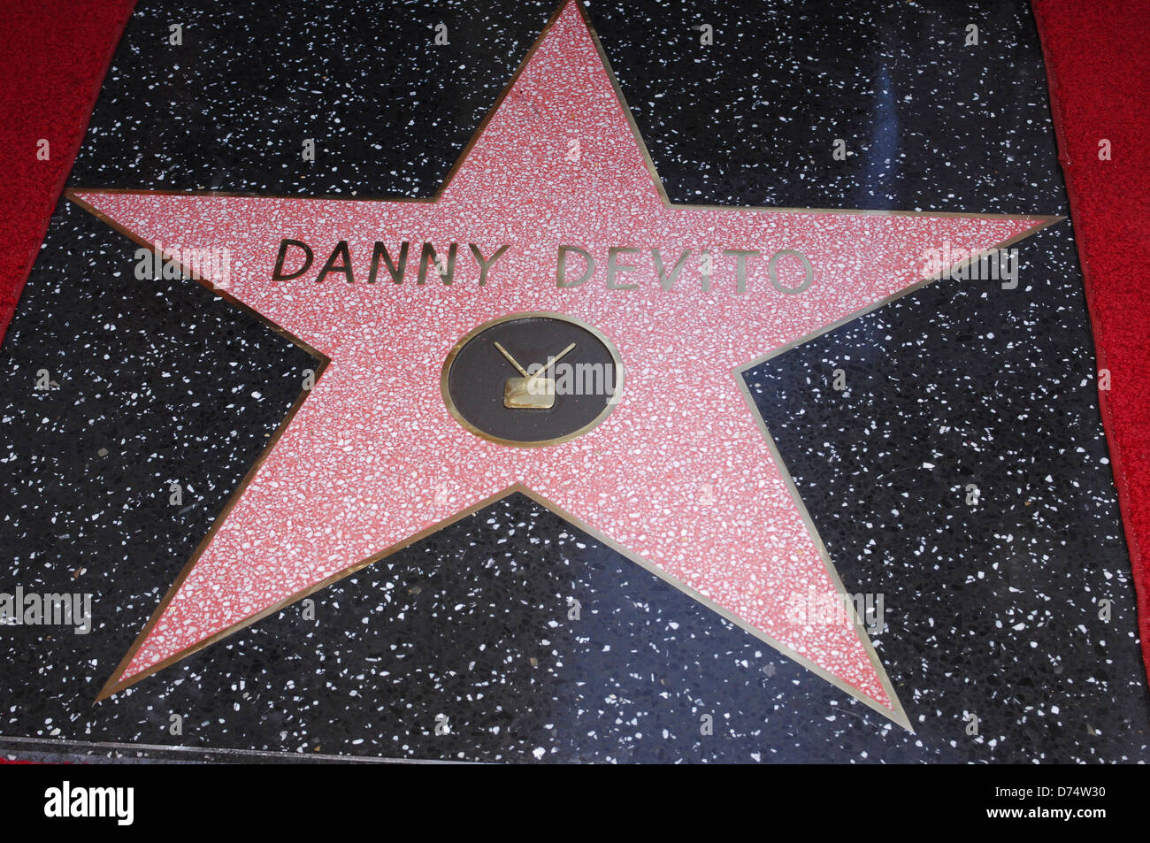 Danny DeVito Atmosphäre wird geehrt mit einem Stern auf dem Hollywood Walk of Fame am Hollywood Boulevard in Los Angeles statt, Stockfoto