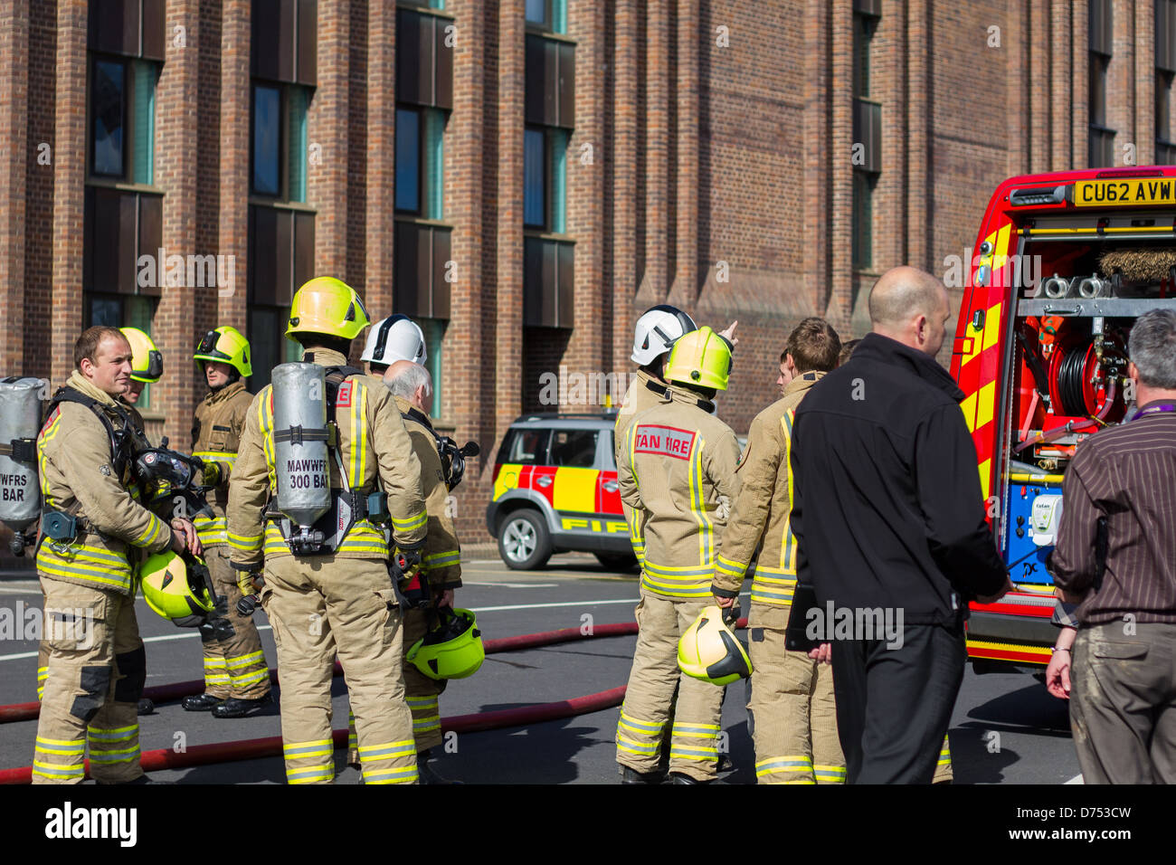 Feuerwehr in Szene der National Library of Wales Feuer 26. April 2013 Stockfoto
