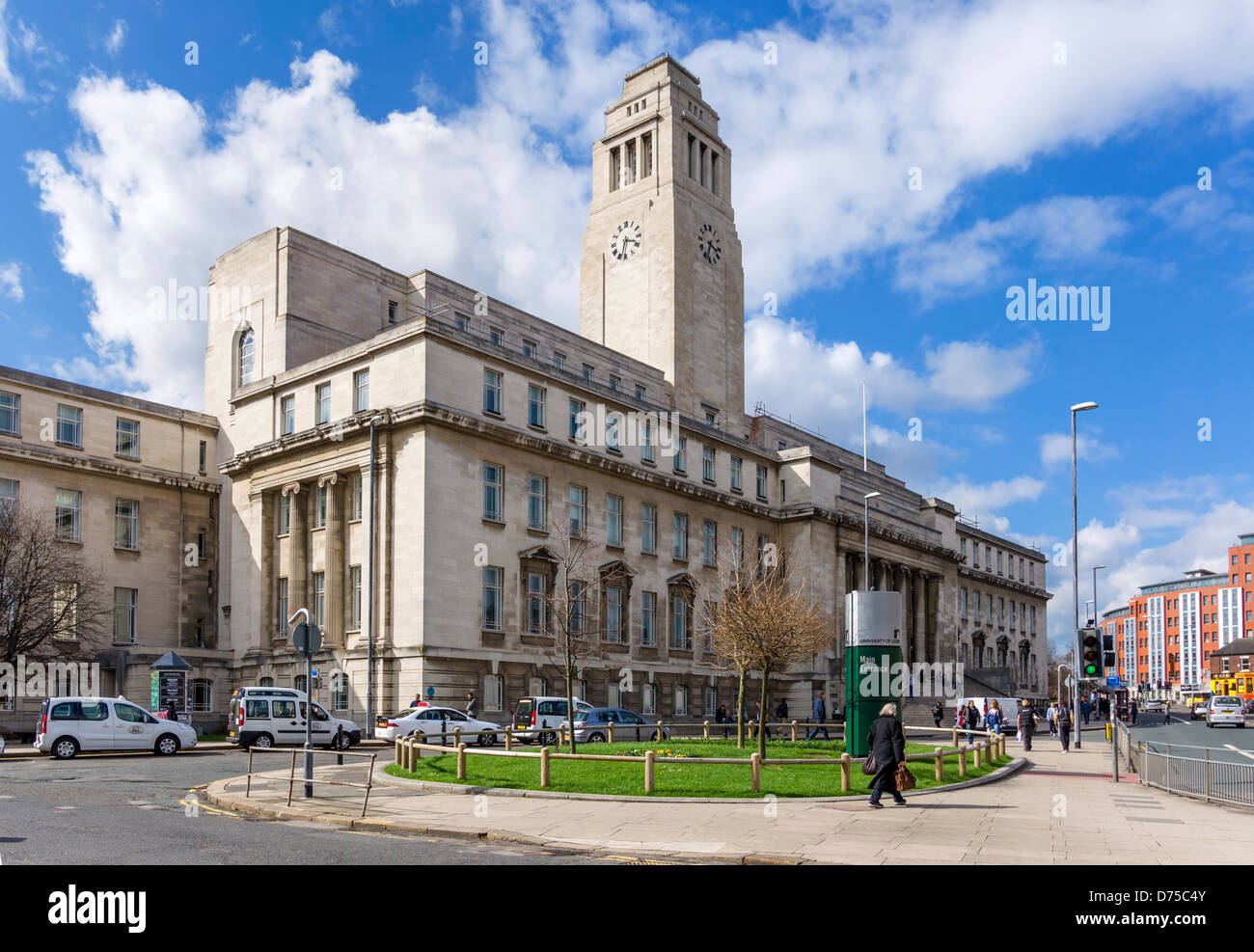 Parkinson-Gebäude am Haupteingang zum Campus University of Leeds, Leeds, West Yorkshire, Großbritannien Stockfoto