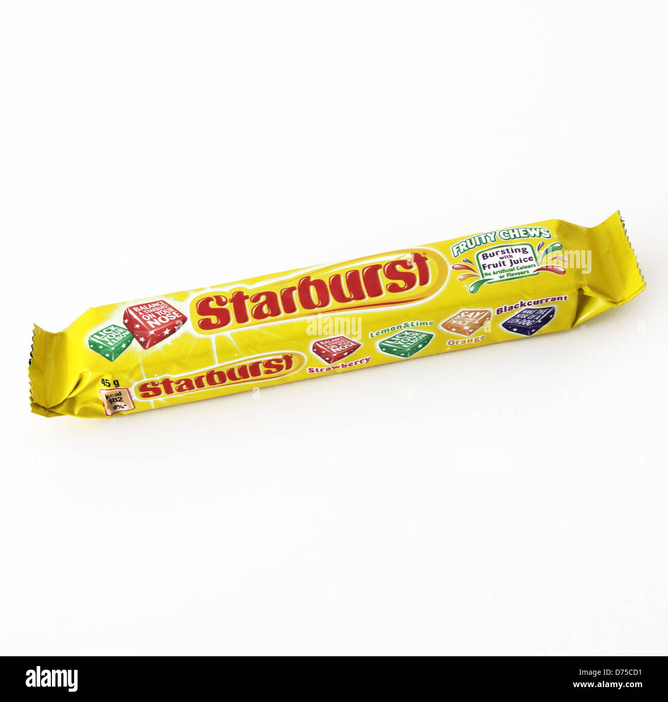 Paket von Starburst Süßigkeiten auf weißem Hintergrund Stockfoto