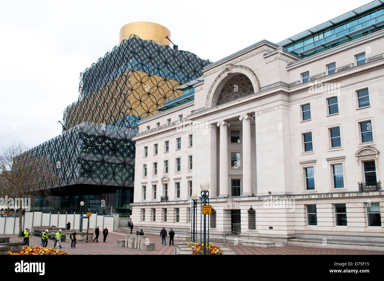Baskerville-Haus und die neue Zentralbibliothek, Centenary Square, Birmingham, UK Stockfoto