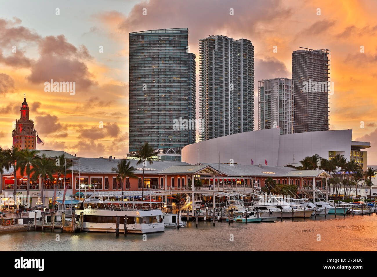 Marina am Bayfront Marketplace und Wolkenkratzer, Miami, Florida USA Stockfoto