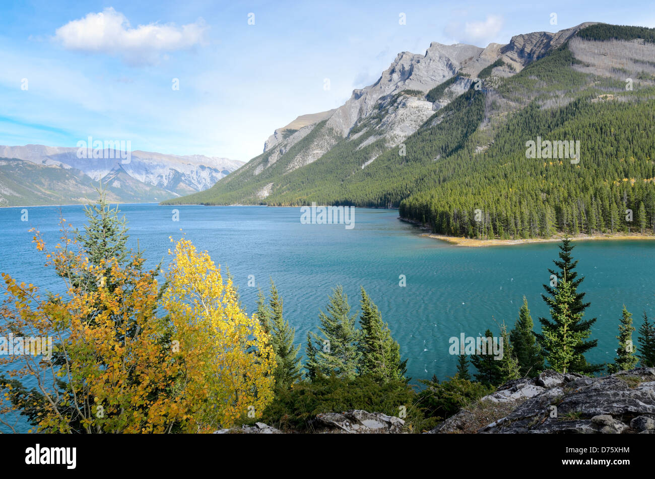 Lake Minnewanka oder Wasser von den Geistern im Nakota Stoney indische Sprache Banff Nationalpark Alberta Kanada Stockfoto