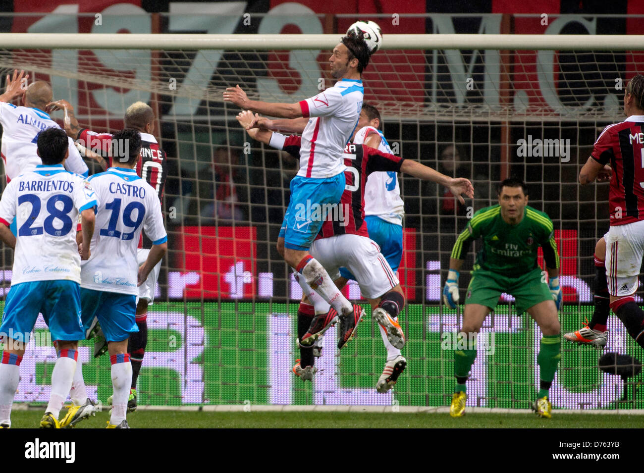 Nicola Legrottaglie (Catania), 28. April 2013 - Fußball / Fußball: Nicola Legrottaglie von Catania erzielt sein ersten Tor Seite während des italienischen "Serie A"-Spiels zwischen dem Mailand 4-2 Catania im Giuseppe Meazza Stadium in Mailand, Italien. (Foto von Maurizio Borsari/AFLO) Stockfoto