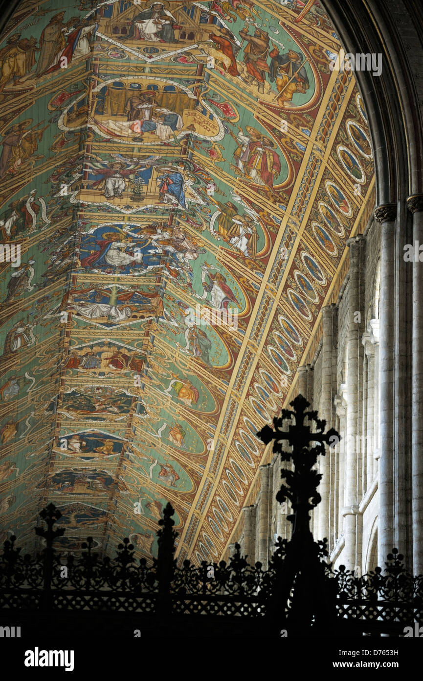 Kathedrale von Ely, Cambridgeshire, England. Kirchenschiff Decke gemalt, zeigt eine viktorianische Restaurierung Abstammung von Jesus von Adam und Eva Stockfoto
