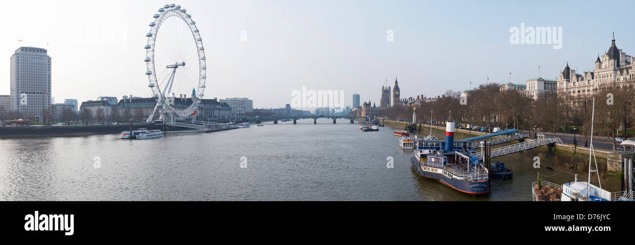 London Panorama, London, Vereinigtes Königreich. Architekt: nicht zutreffend, 2013. London Eye mit Fluss nach Westen. Stockfoto