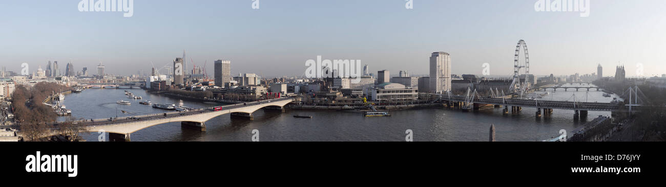 London Panorama, London, Vereinigtes Königreich. Architekt: nicht zutreffend, 2013. Blick auf den erhöhten Fluss von Norden mit Brücken. Stockfoto