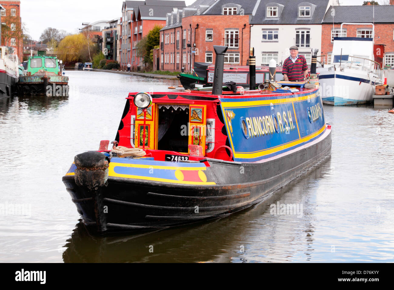 Kanal-Kahn im Diglis Becken Worcester, Worcester und Birmingham Kanal nähern. Stockfoto