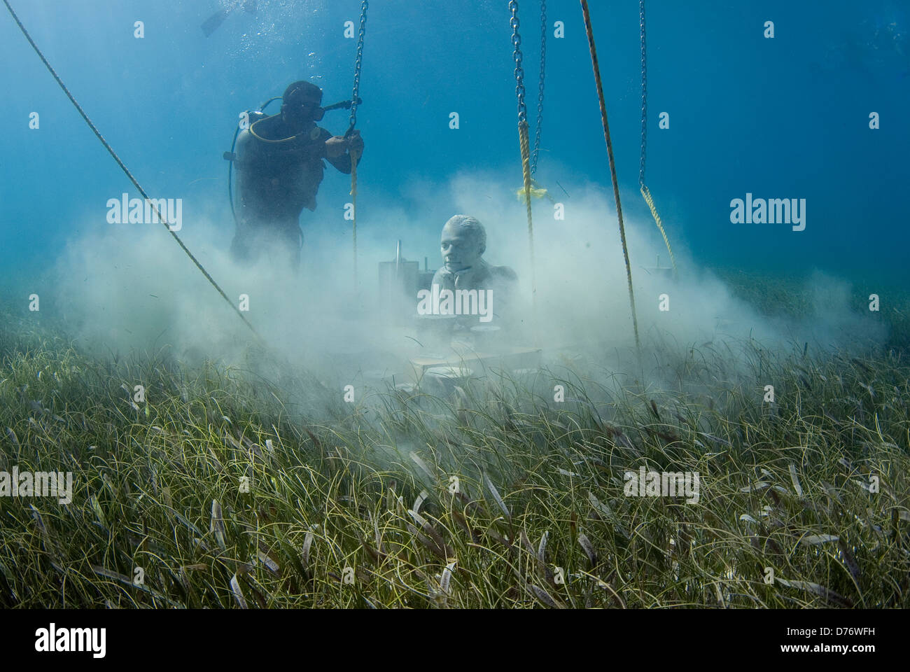 Platzierung einer Skulpturen in Cancun Unterwasser Museum Cancun Quintana Roo Halbinsel Yucatan Mexiko Stockfoto