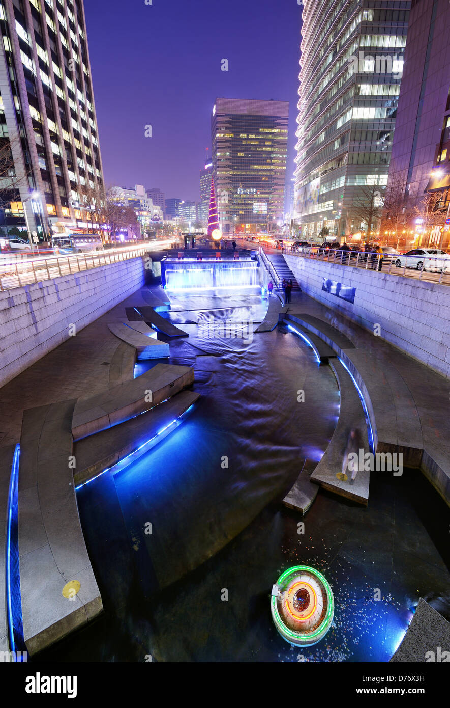Cheonggyecheon Strom in Seoul, Südkorea ist das Ergebnis einer massiven Stadterneuerung Projekt. Stockfoto