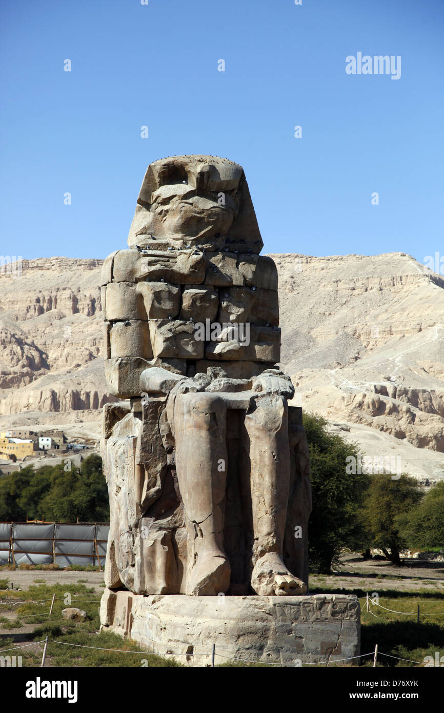 Kolosse von MEMNON Theben WEST BANK LUXOR Ägypten 8. Januar 2013 Stockfoto