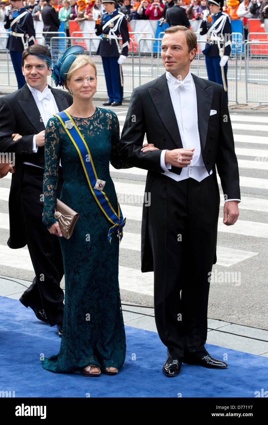 Amsterdam, Niederlande. 30. April 2013. Prinzessin Carolina de Bourbon de Parma und Albert Brenninkmeijer an der Nieuwe Kerk in Amsterdam ankommen, wo die Amtseinführung des neuen Königs stattfindet. Während die Amtseinführung des neuen Königs ist im Amt bestätigt und schwört Treue zur Verfassung und zur treu die Aufgaben seines Amtes. Foto: Patrick van Katwijk / Stockfoto