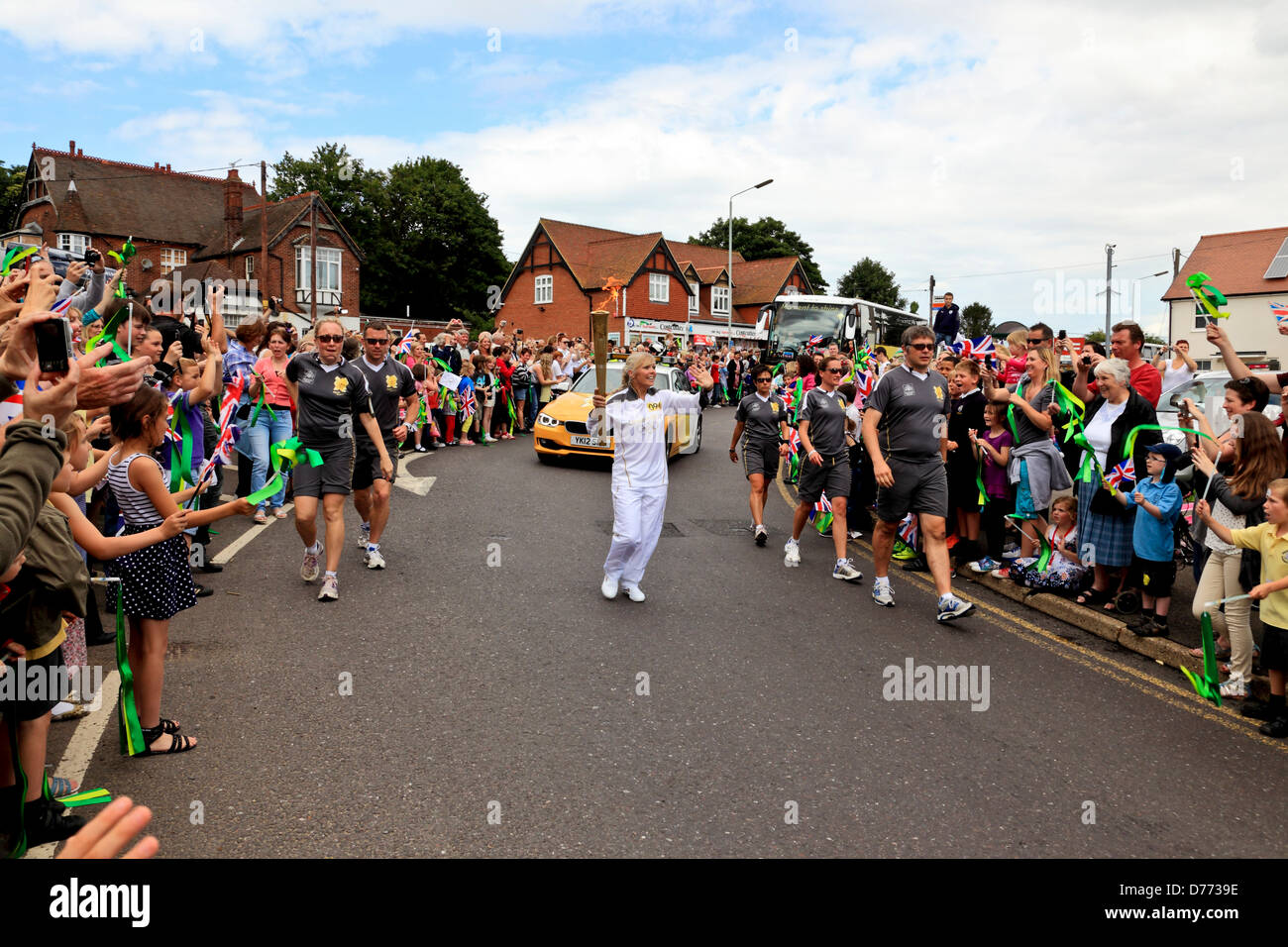 8694. Olympic Torch Relay, Fackel Träger Kelly Cullen aus Herne Bay, Sturry, Kent, England, UK, Europa Stockfoto