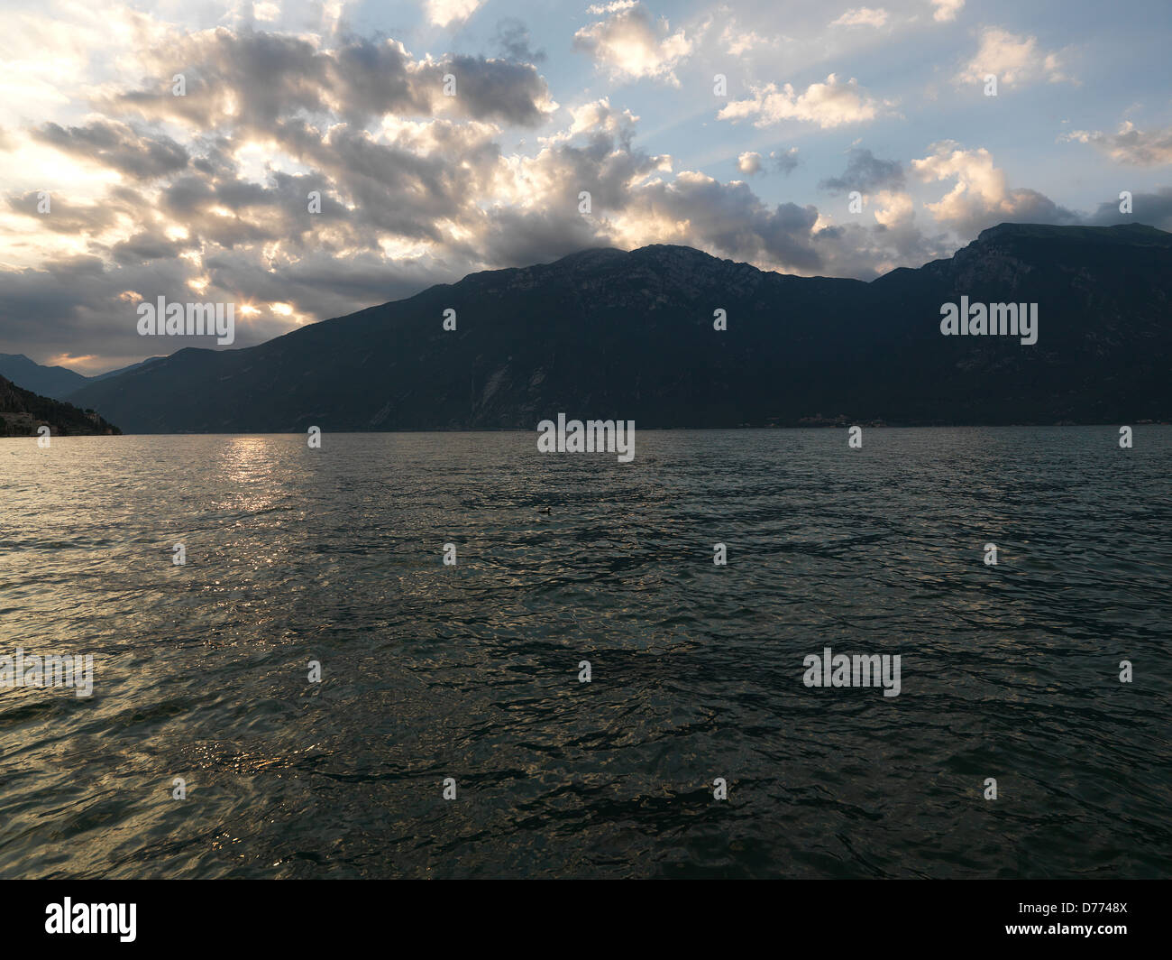 Limone Sul Garda, Italien, Blick auf das Massiv des Monte Baldo Stockfoto