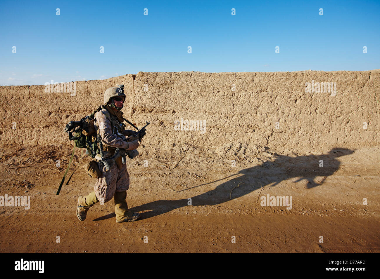 US-Marine auf Kampf Patrouille in der afghanischen Provinz Helmand Stockfoto