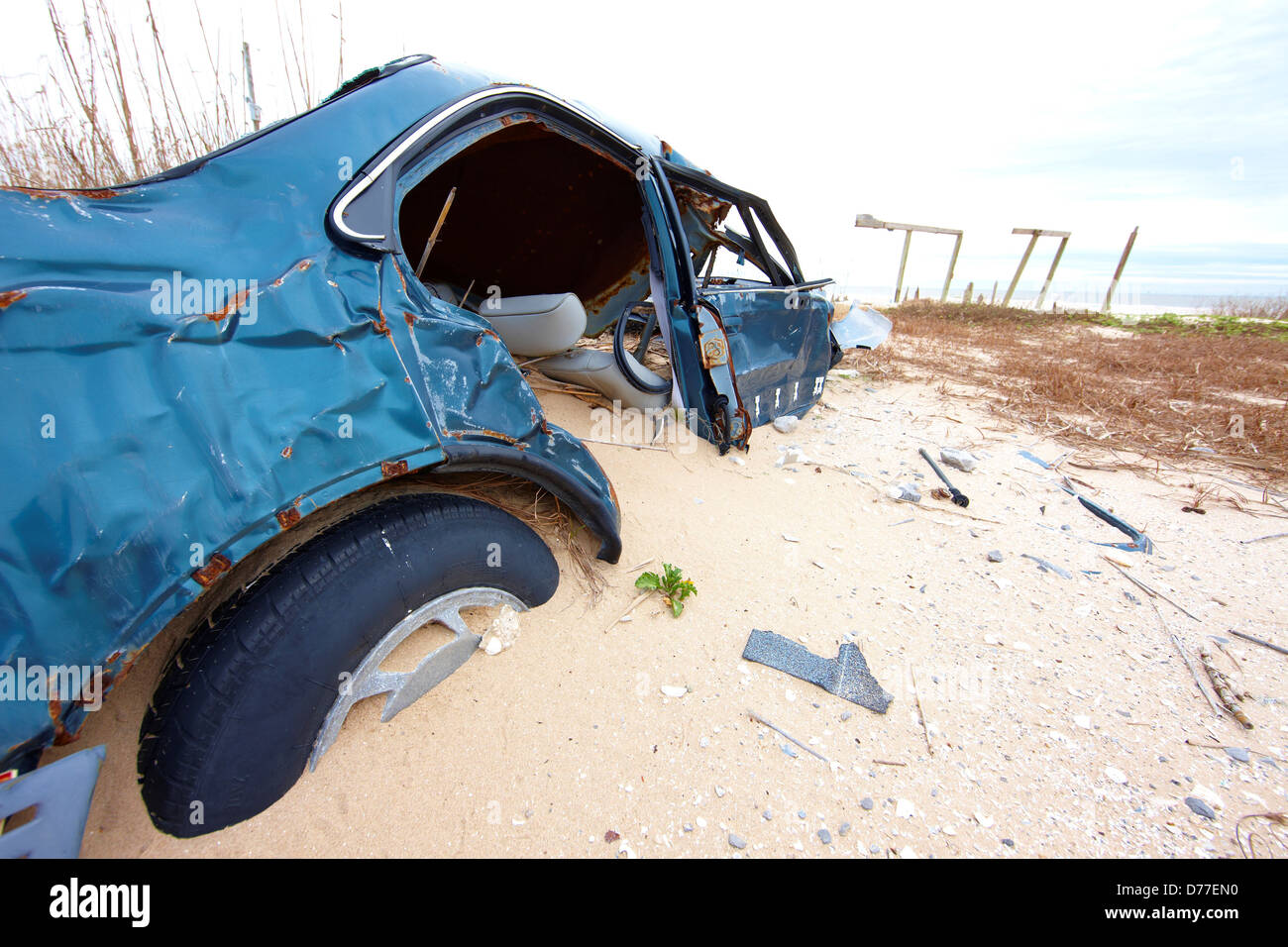 Autohaus Reste zerstört durch den Hurrikan Peveto Beach Louisiana USA begraben Stockfoto