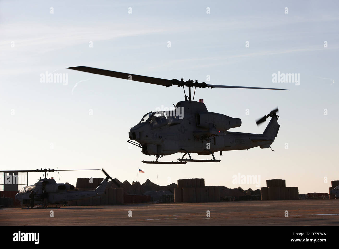 United States Marine Corps AH-1W Pkw Kampfhubschrauber startet am Kampfeinsatz in der Provinz Helmand Afghanistan Stockfoto