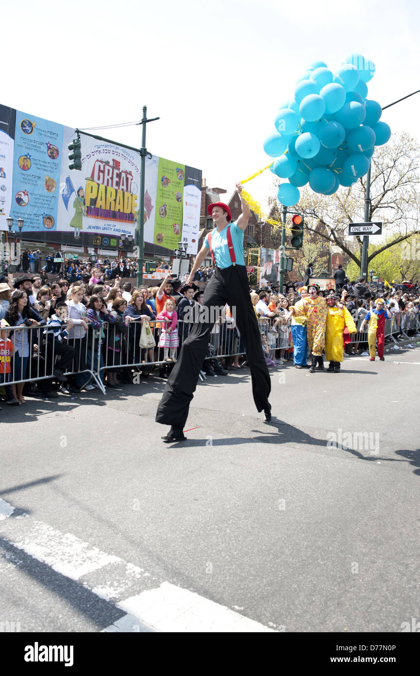 60. jährliche "große Parade" für das jüdische fest der Lag B'Omer im Abschnitt Crown Heights, Brooklyn, 28. April 2013. Stockfoto