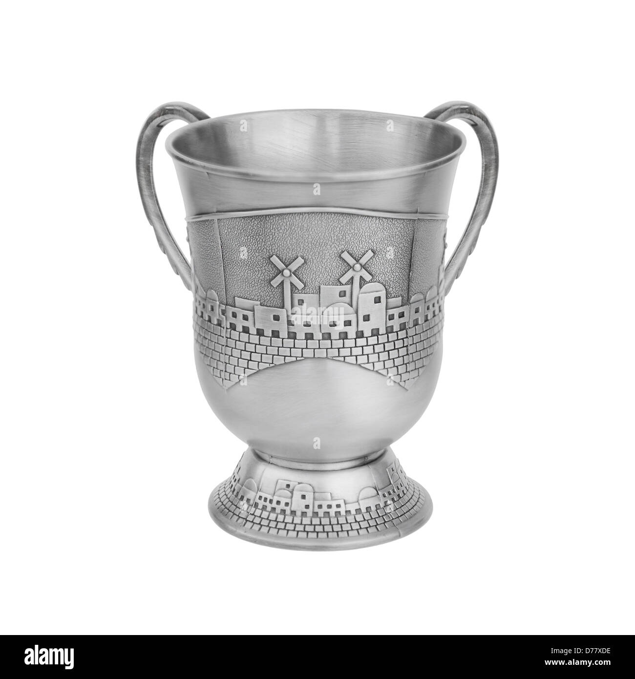 Eine Netilat Yadayim waschen Tasse für ein Ritual Händewaschen im Judentum Stockfoto Eine Netilat Yadayim waschen Tasse für ein Ritual Händewaschen im Judentum Stockfoto