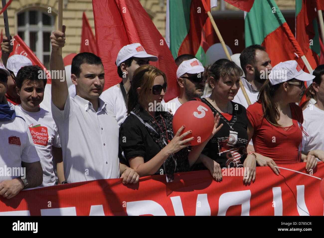 Sofia, Bulgarien. 1. Mai 2013.  Demonstranten Line up für den Tag der Arbeit-Demonstration im Zentrum von Sofia. (Credit: Credit: Johann Brandstatter / Alamy Live News) Stockfoto