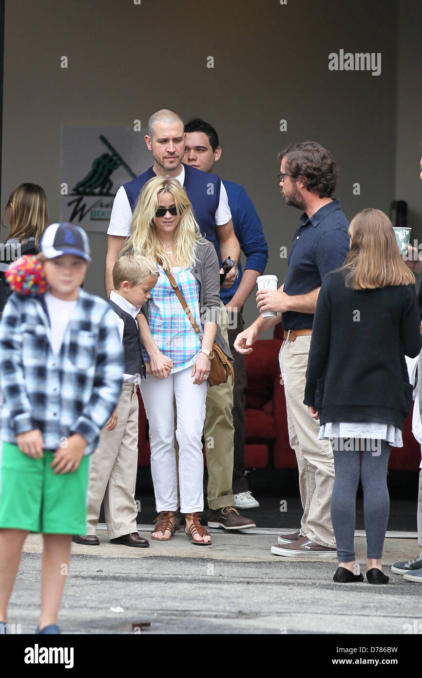 Reese Witherspoon, ihr Sohn Deacon Phillippe und Ehemann Jim Toth