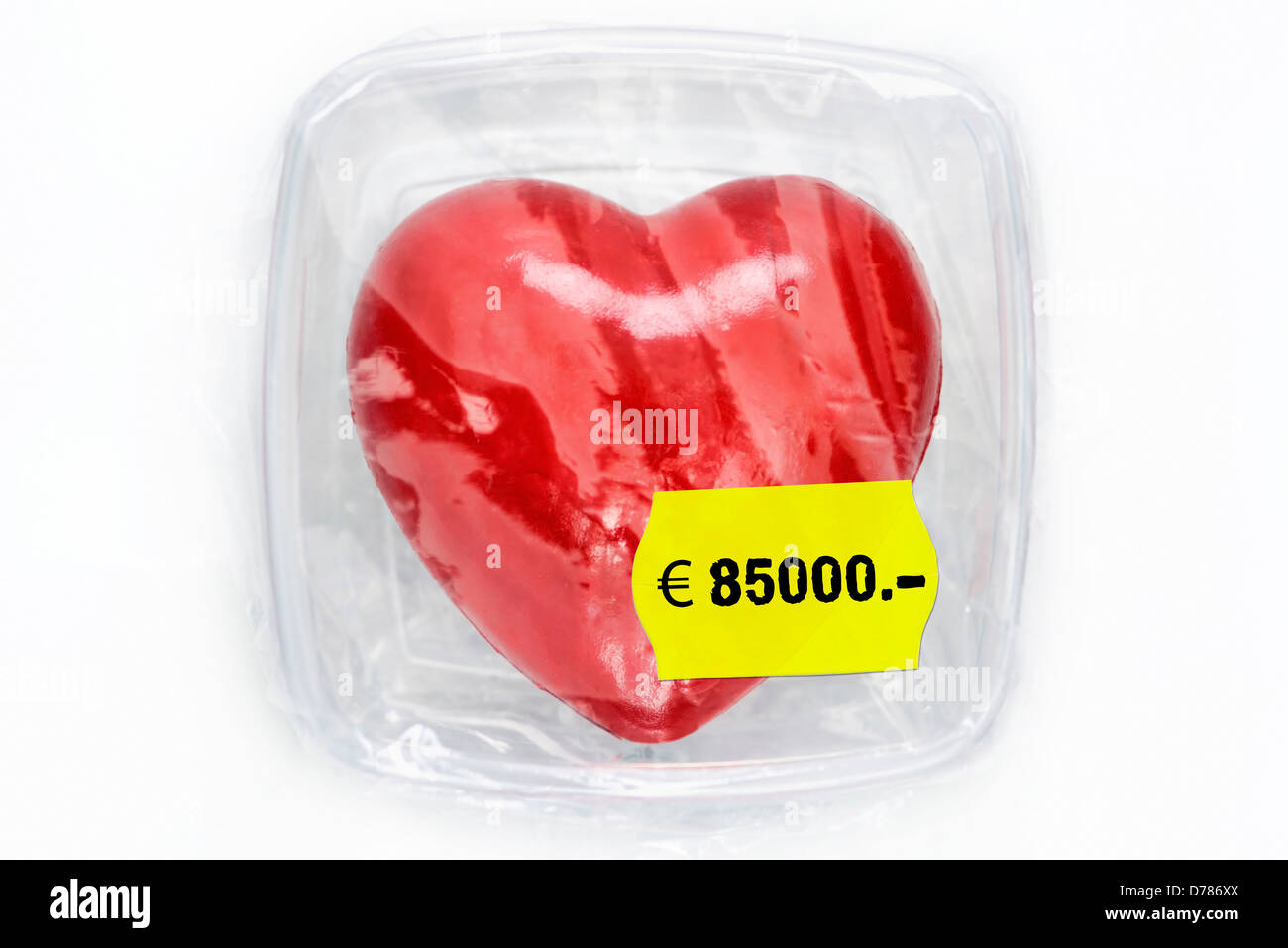Herz in frisch halten Box mit Preis-Label, symbolische Foto-Organspende Stockfoto