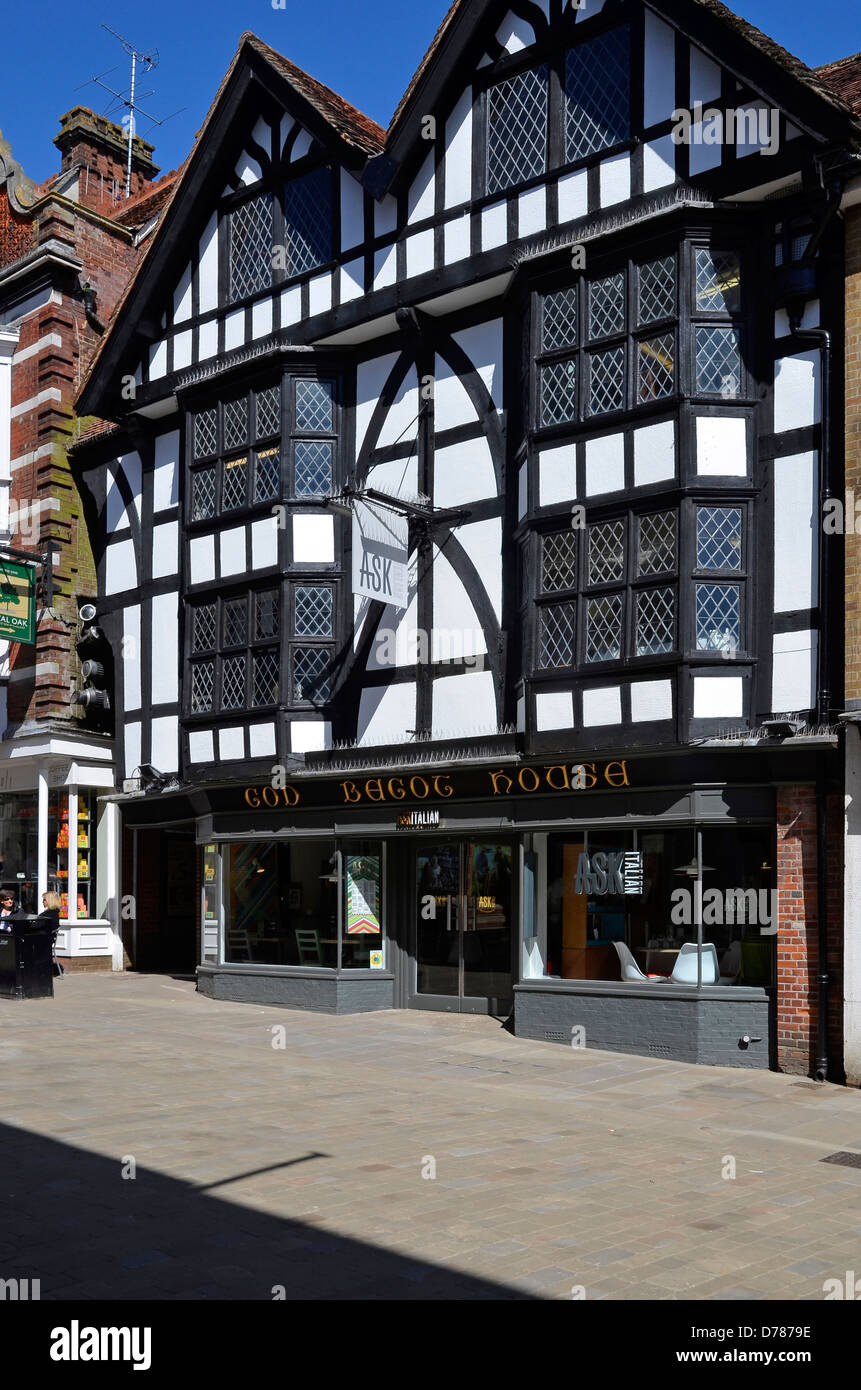 Gott gezeugt hat Haus, Hautpstraße Winchester. vor allem 16. Jahrhundert denkmalgeschützten Gebäude mit Teilen aus dem 1050. An Stelle des Cnuts Palast. Stockfoto