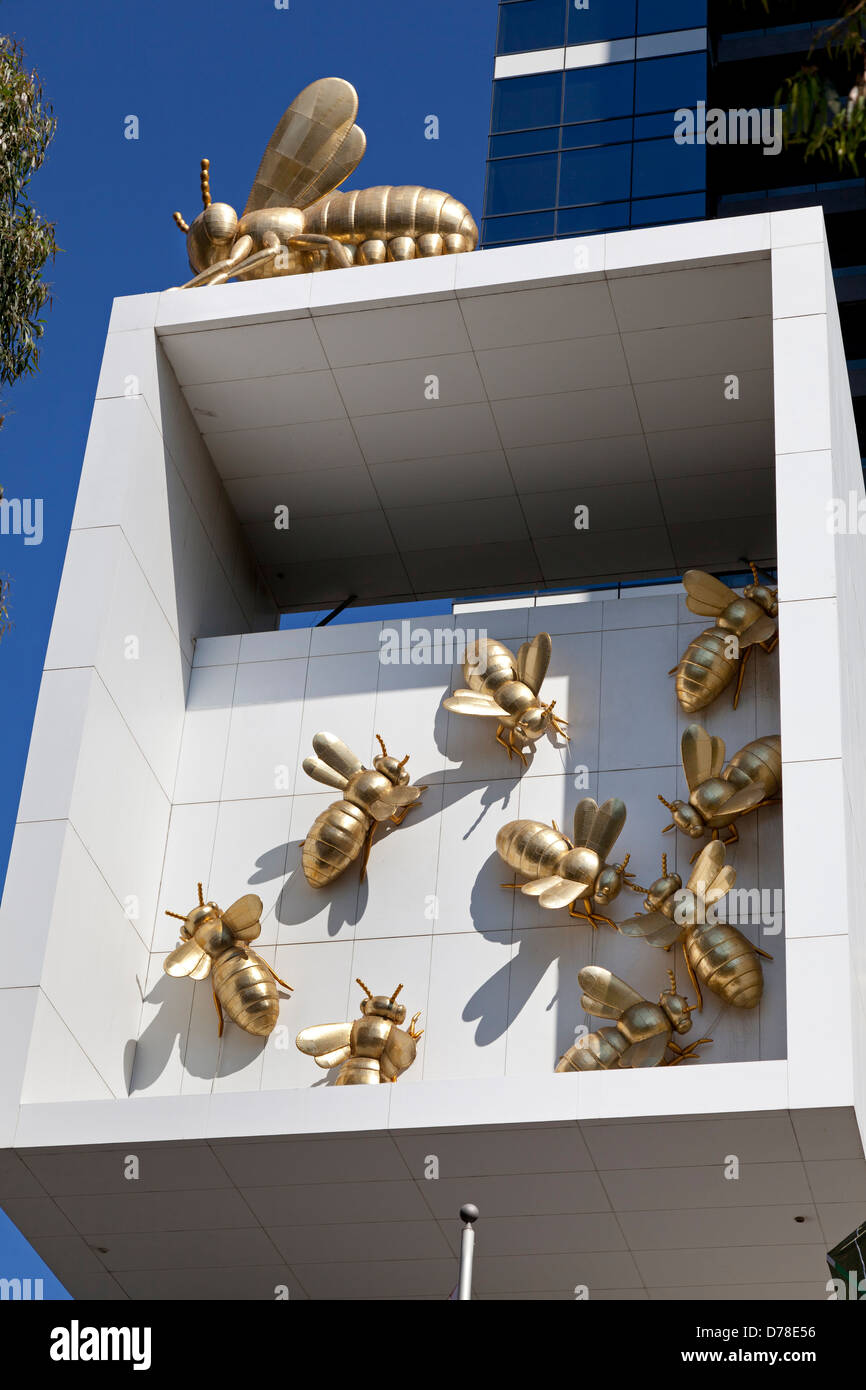 Die Königin Bienenvolk, Kunstwerk an der Seite von der Eureka Tower, Melbourne, Australien, Stockfoto