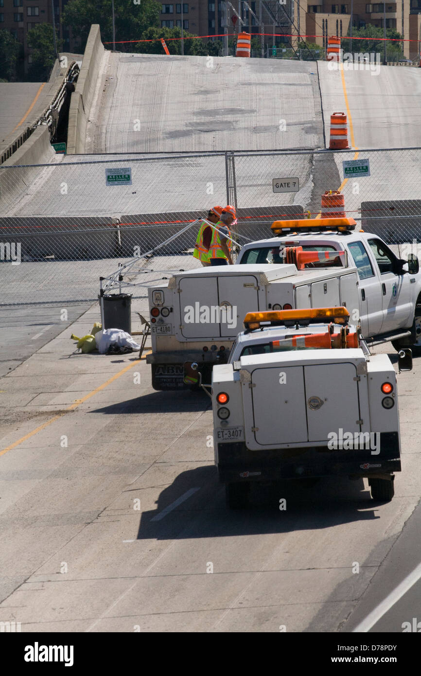 Die Arbeiten beginnen die Bereinigung für die Brücke 35W zusammengebrochen Über den Mississippi im Jahr 2007 Stockfoto