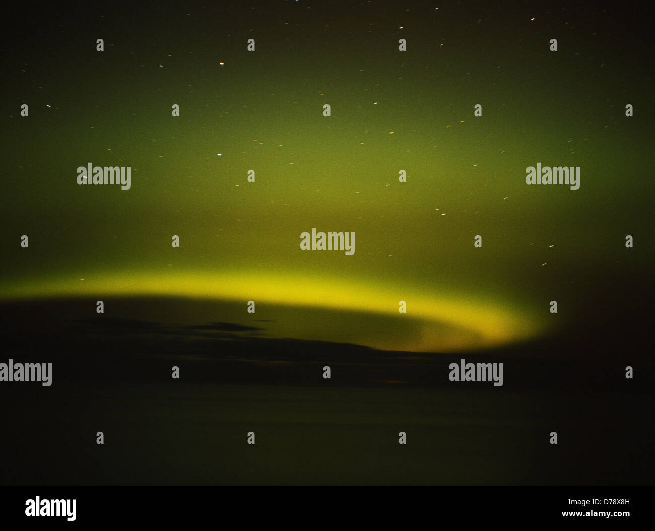 Arc Aurora Borealis oder das Nordlicht über Union Bay Lake Superior Porcupine Mountains Wildnis State Park Upper Peninsula Stockfoto