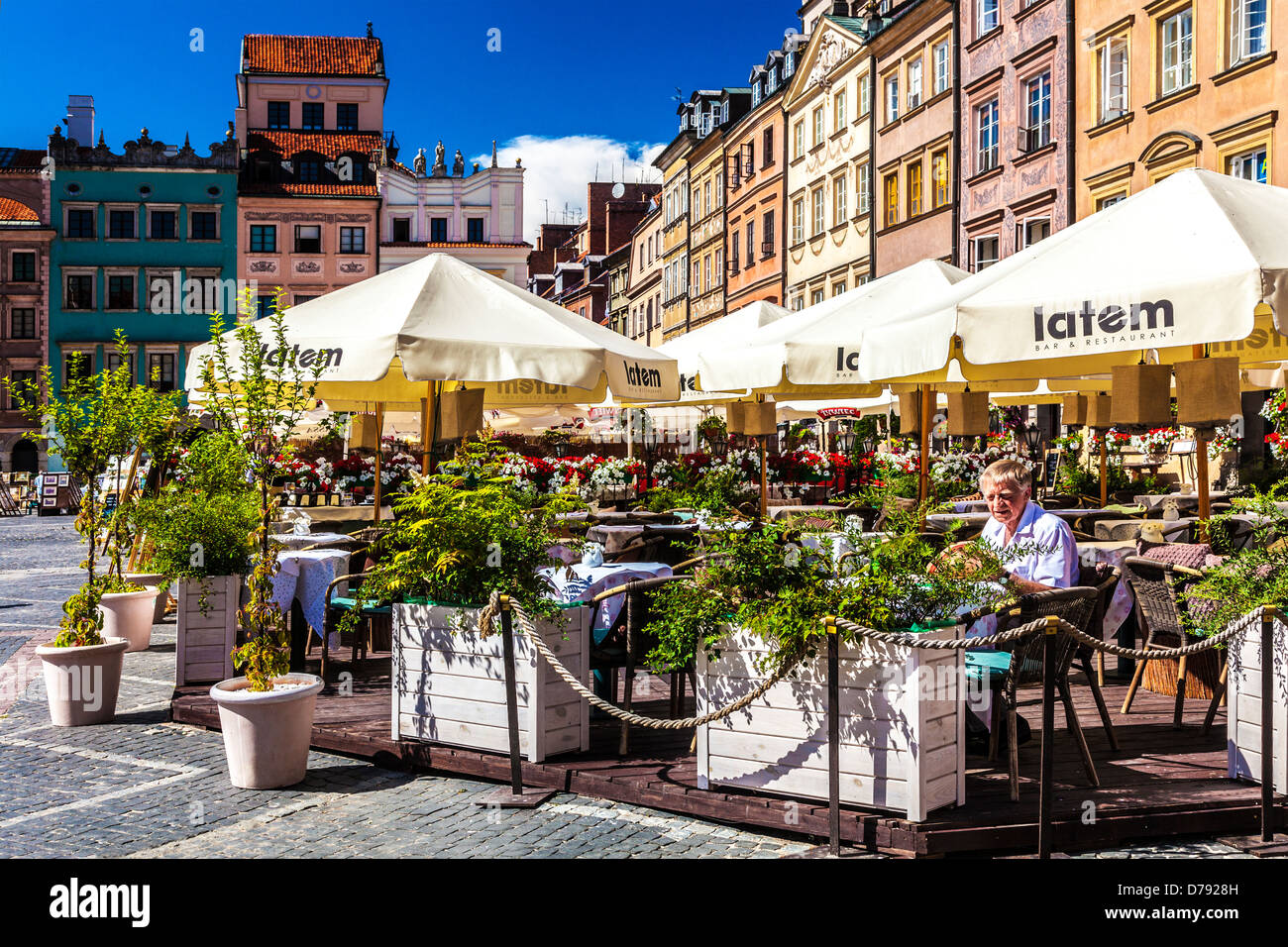 Sommer in Stary Rynek, Altstadt Marktplatz in Warschau, Polen. Stockfoto