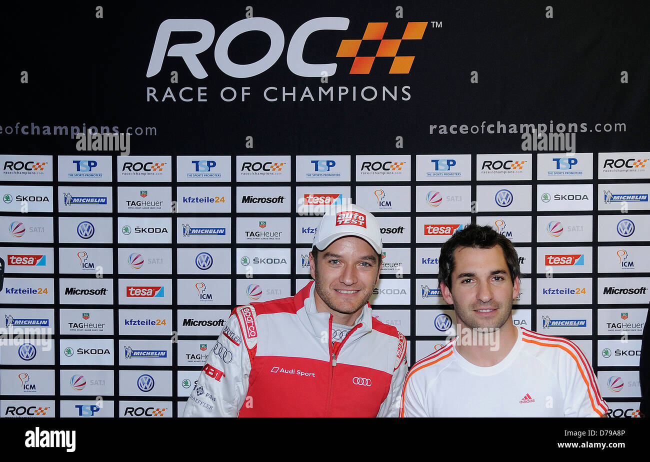 Timo Glock und Timo Scheider beim 2011 Race of Champions Düsseldorf - 03.12.11 Stockfoto